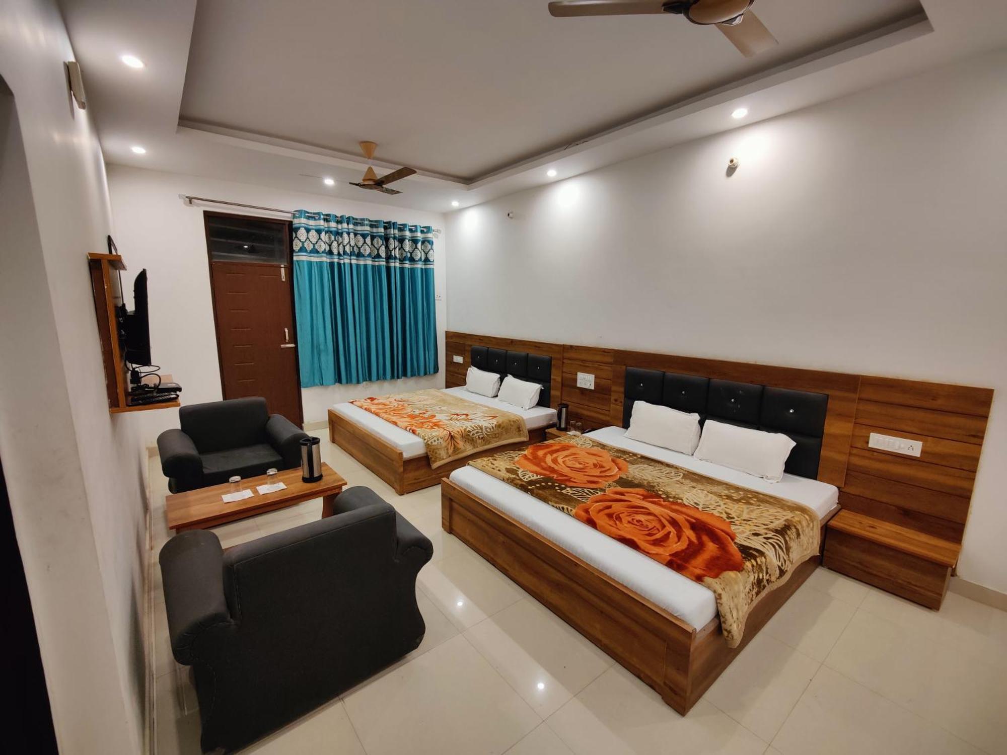 Alaknanda Motel & Restaurant Rudraprayag ภายนอก รูปภาพ