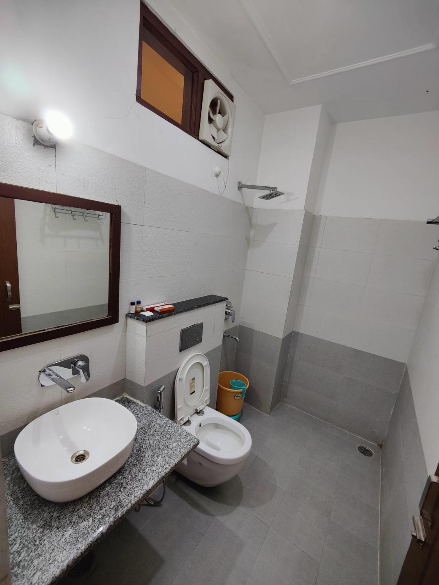 Alaknanda Motel & Restaurant Rudraprayag ภายนอก รูปภาพ